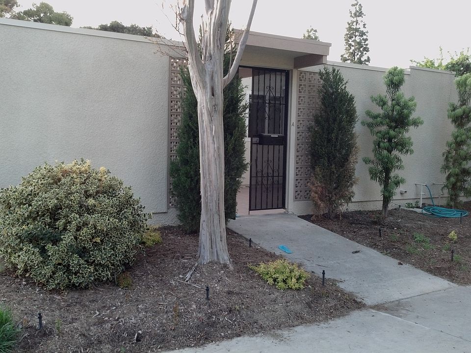 Front Entry has No Step!