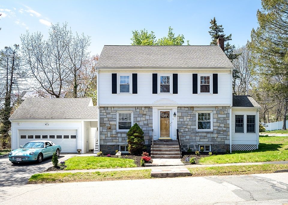 1st image of 5 Adanac Rd