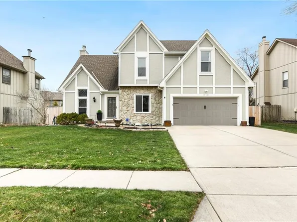 14331 S Kaw Dr, Olathe, KS 66062