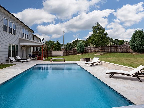Saltwater Pebble-Tec pool