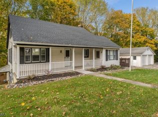 324 Tunnel Rd, Bethlehem Twp., NJ 08802