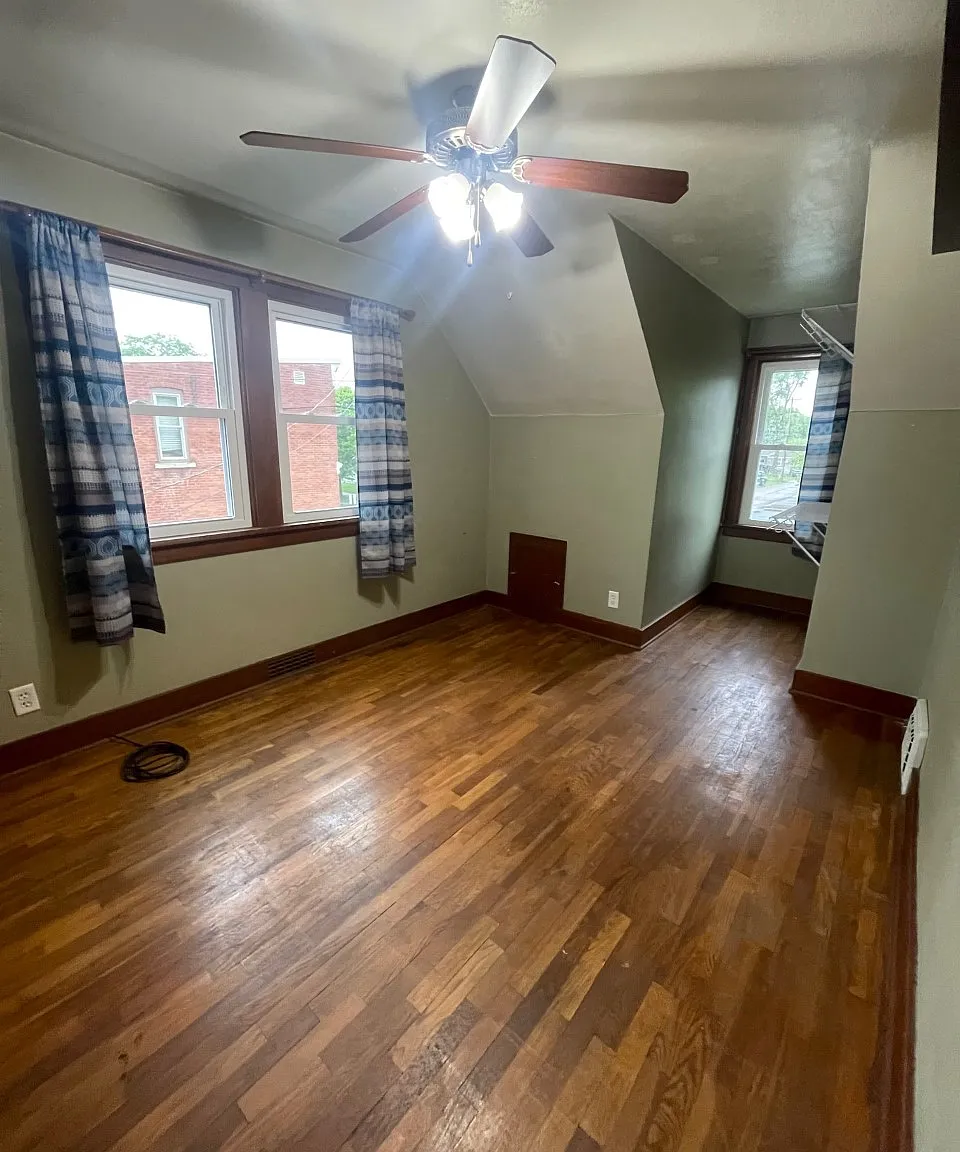5 bed, 2.5 bath, $2,500 — Photo 3