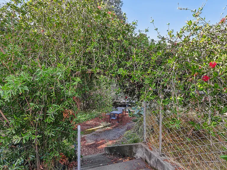 2369 Le Conte Avenue — Photo 12