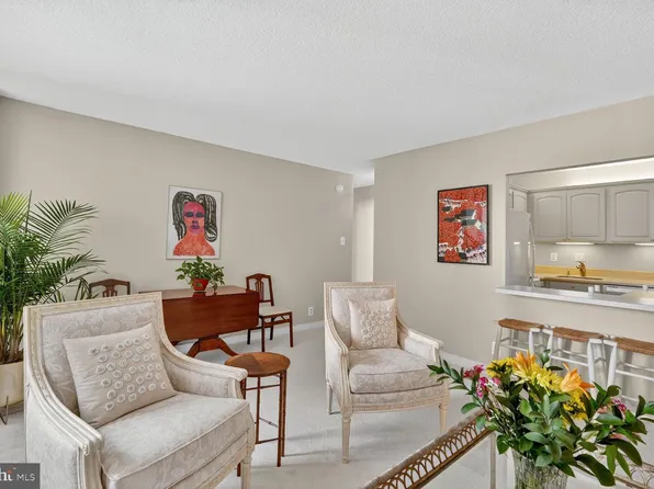 4515 Willard Ave APT 1421S, Chevy Chase, MD 20815