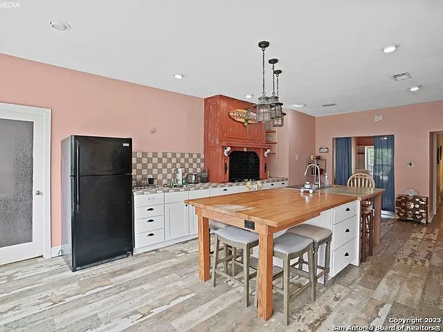 222 S 12th St — Photo 18