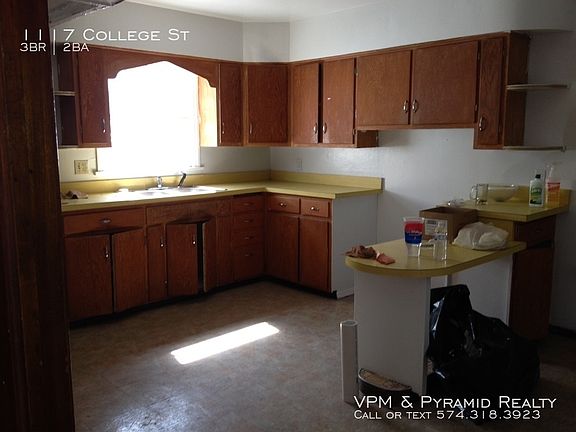 3rd image of 1117 College St