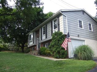 480 Summit Dr, Columbia, PA 17512