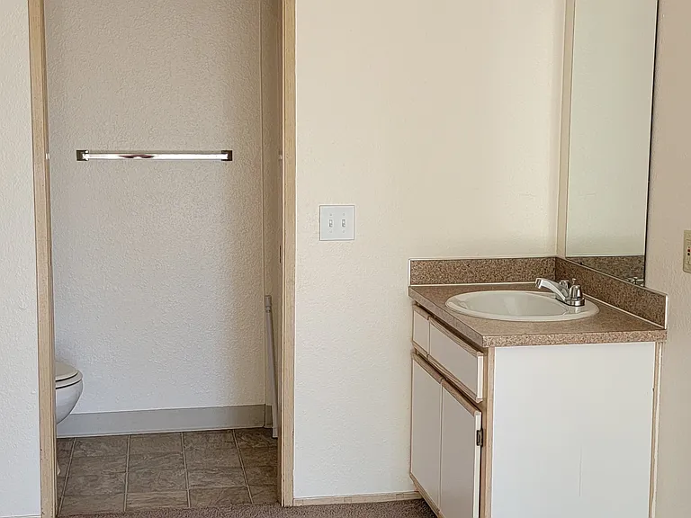 Brittany Crossing Apartments — Photo 12