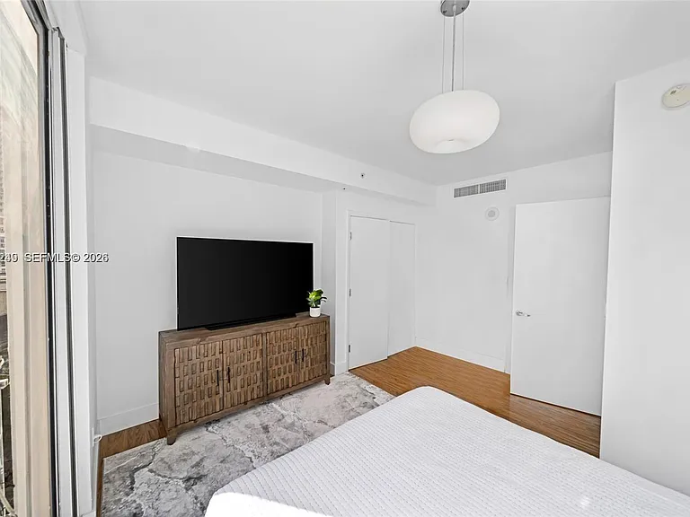 92 SW 3rd St #902 — Photo 20
