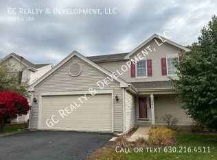 1000 Lakestone Ln, Aurora, IL 60504