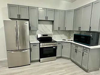 313 Cornelia Street, #1