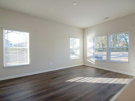 4th image of 723 Lackey St