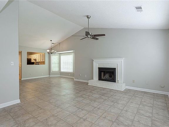 4th image of 5014 Laurel Springs Way SE