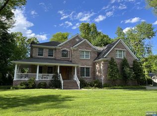 15 Charles Pl, Closter, NJ 07624