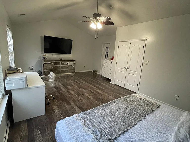 7007 Darby Ct — Photo 11
