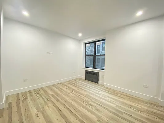 Rented by Oxford Property Group | media 10