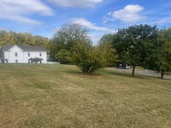 306 Tower St, Tazewell, VA 24651