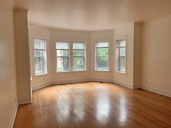 2249 W Arthur Ave APT 1, Chicago, IL 60645