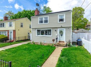 133 President St, Hempstead, NY 11550
