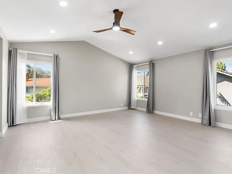 24746 Scott Ln — Photo 17