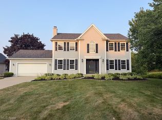 73 Lakecrest Blvd, Hinckley, OH 44233