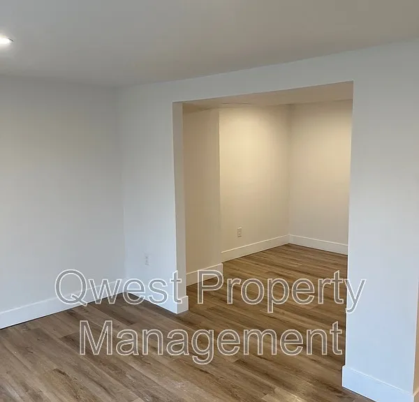 8528 Valley Rd NW #8 — Photo 5
