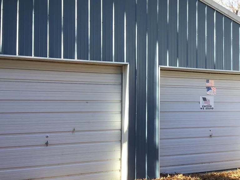 810 N Oak St — Photo 4