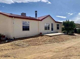 10 Las Palomas Rd, El Prado, NM 87529
