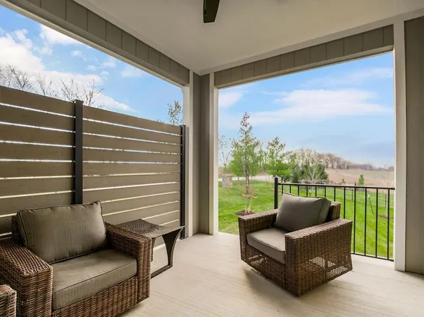2301 W 180th St, Overland Park, KS 66085