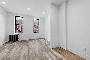 Rented by R New York