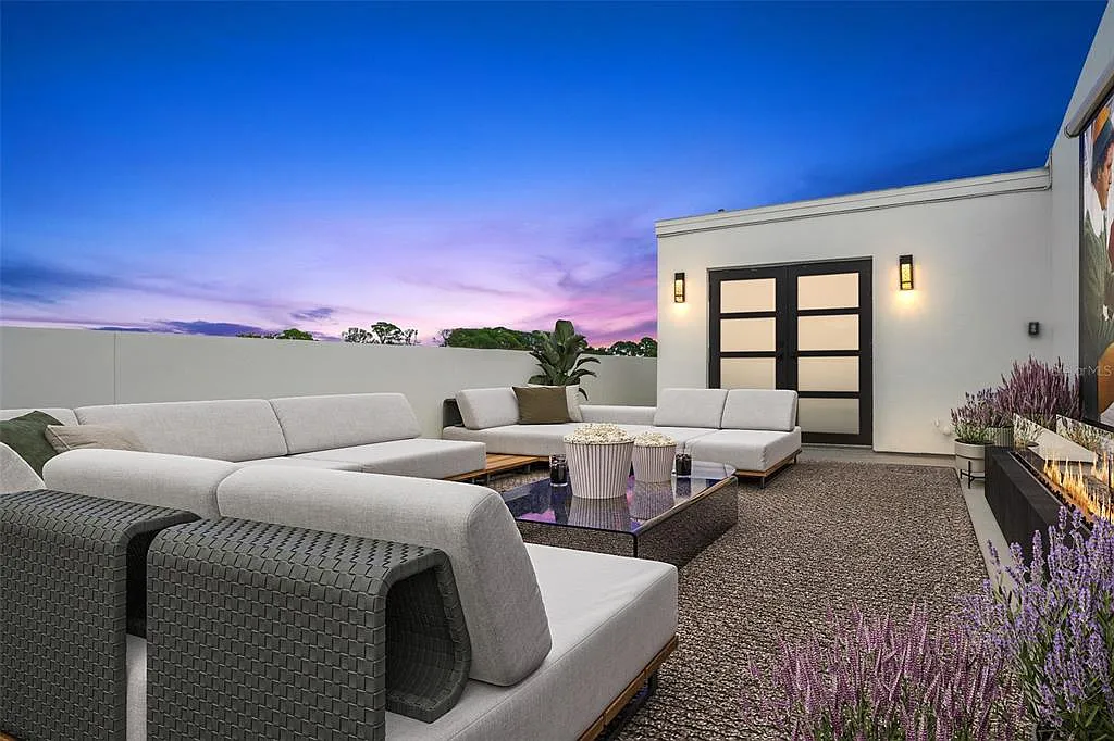 3 bed, 4.0 bath, 2351 sqft, $5,000 — Photo 3
