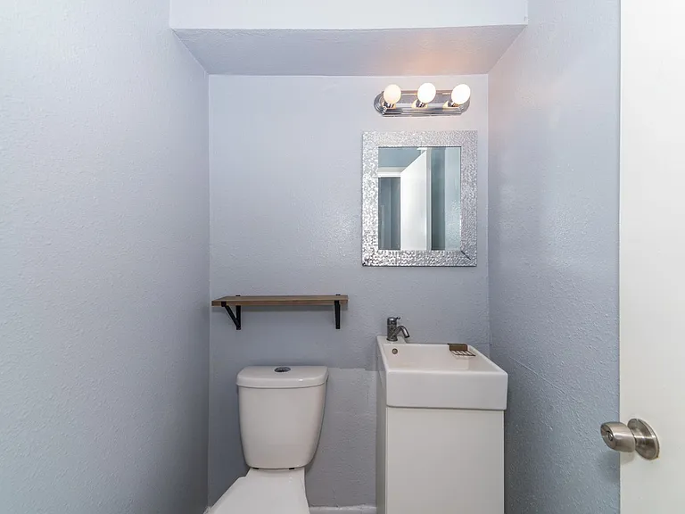 8110 Scottshill — Photo 6