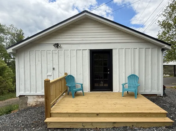 252 Wilcox Dr, Crumpler, NC 28617