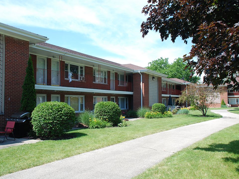 1st image of 1115 Holiday Ln APT 5