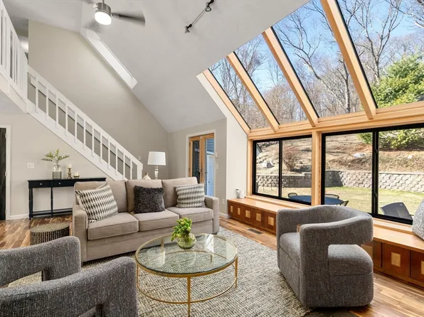 6 Parsons Way, Natick, MA 01760