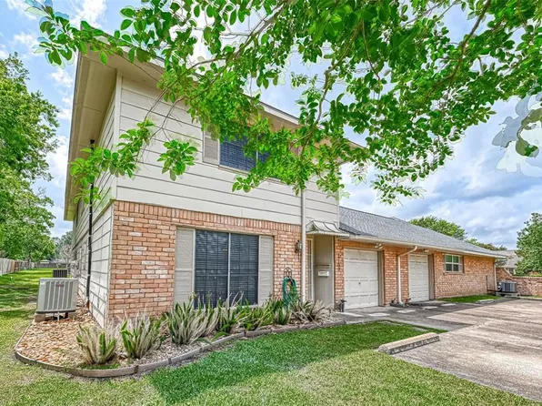 17103 Blackhawk Blvd, Friendswood, TX 77546