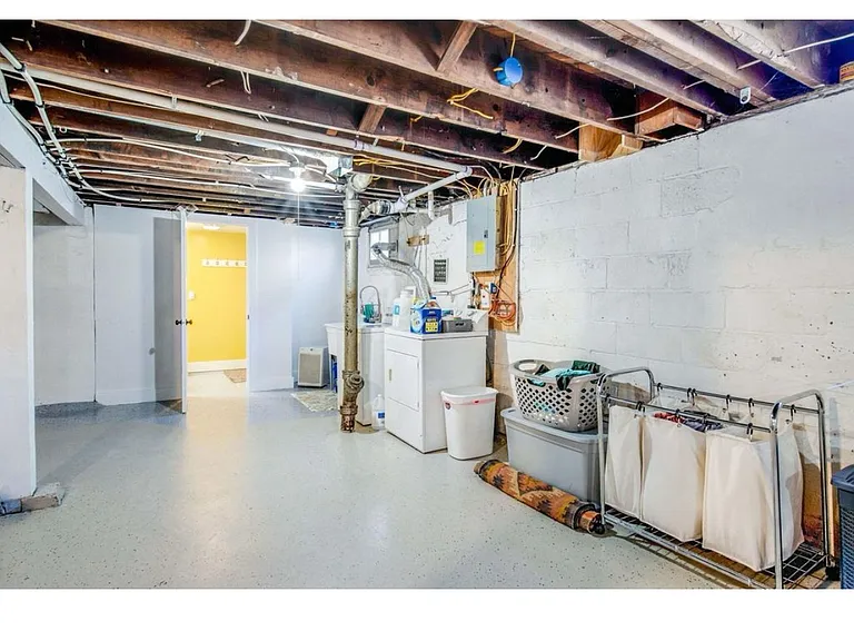 299 E Woodrow Ave — Photo 35