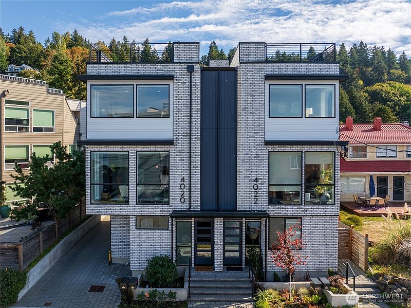 2nd image of 4020 Beach Drive SW