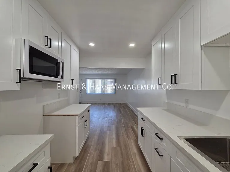 1440 Elm Ave #4 — Photo 8