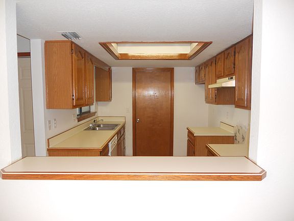 5th image of 349 W Castlewood Ln