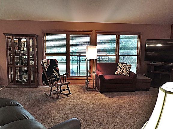 5th image of 454 White Spruce Dr