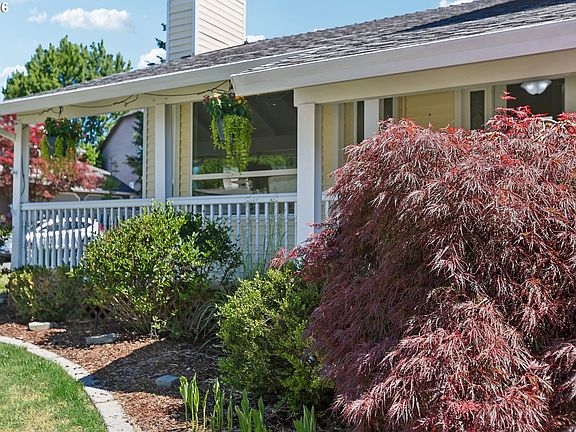 4th image of 8915 NE 28th Pl