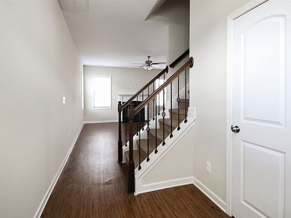 3rd image of 425 McCarthy Dr