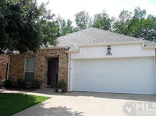 305 Fairhavens Dr, Grand Prairie, TX 75050