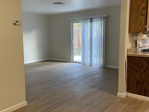 3rd image of 1574 Sabina Way