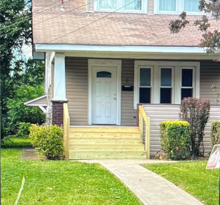 1st image of 8 W Laurel Ave
