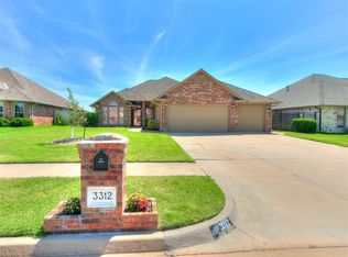 3312 Pin Oak Rd, Moore, OK 73170