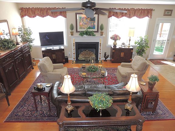 5th image of 161 Old Carriage Way