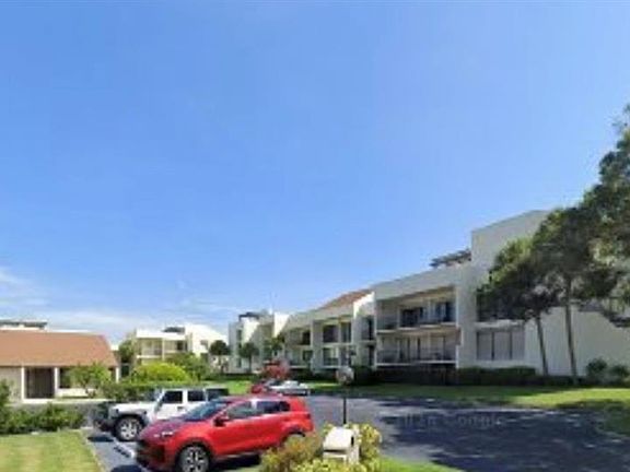 2nd image of 50 Coe Rd APT 322