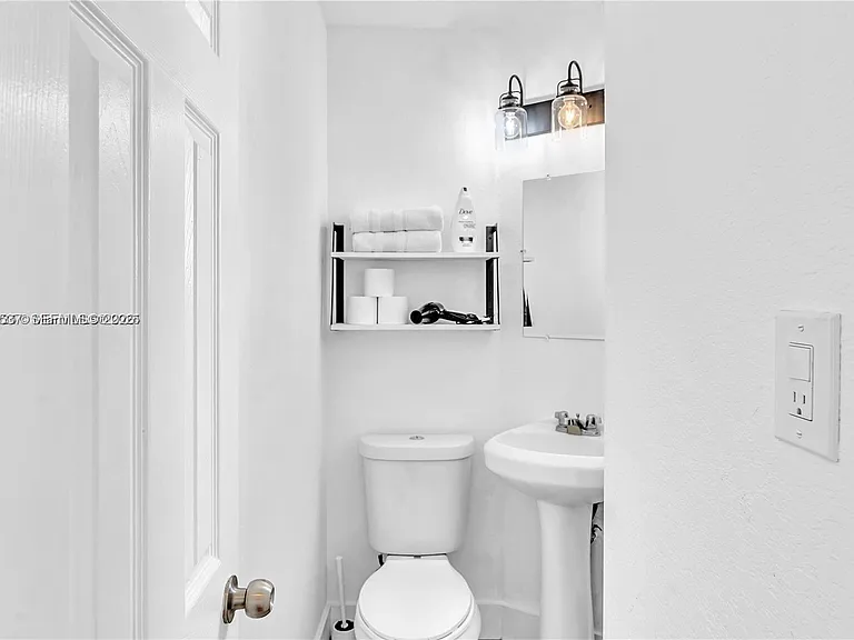3920 Garden Ave #14 — Photo 5